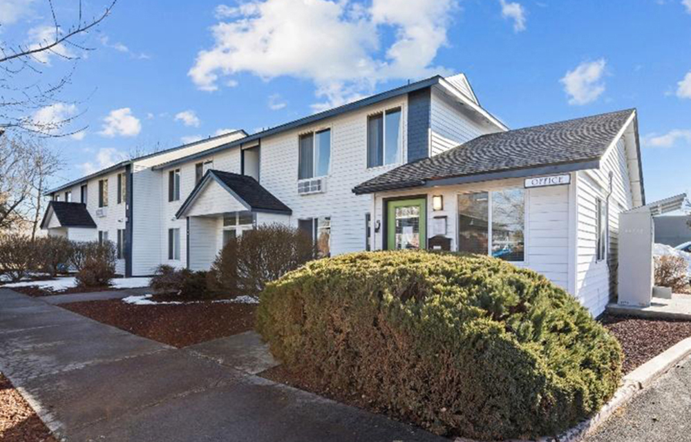 Basis Investment Group provides $22.25m bridge loan for refinancing and renovation of 105,000 s/f apartment complex in Bend, OR